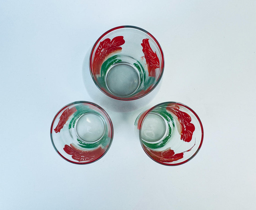 Product image for 'vintage red green floral juice glasses set of three 3' (view 73a57e)