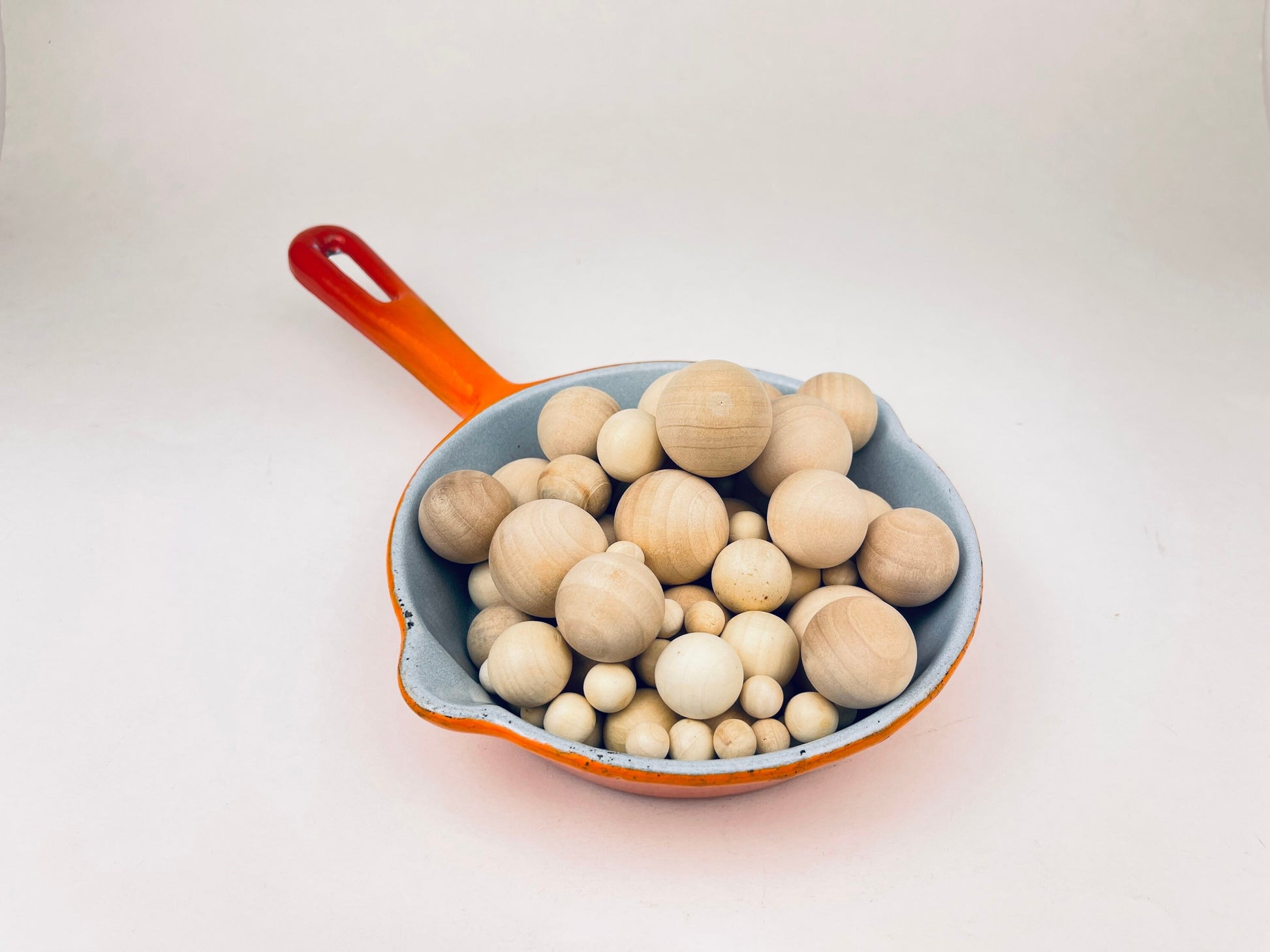 Product image for 'vintage levcoware ombre orange porcelain enamelled cast iron skillet made in japan' (view 7cbe06)
