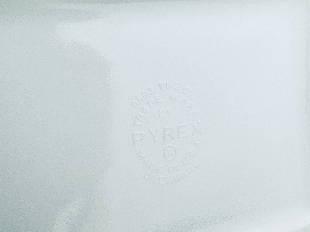 Product image for 'vintage large butterprint amish pyrex refrigerator fridgie dish 503 1 1 2 qt made in usa' (view 4773c6)