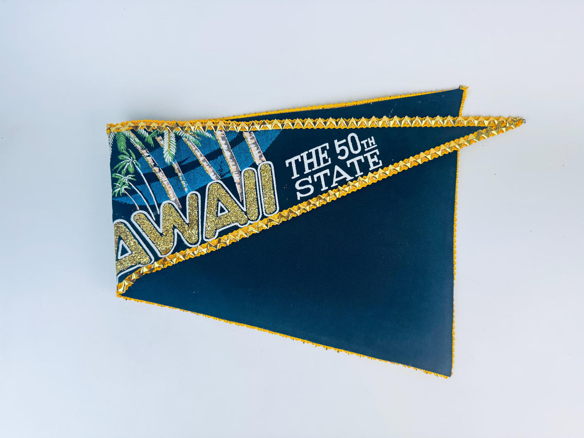 Product image for 'vintage hawaii souvenir the 50th state large tapered pennant wall hanging' (view 596c45)
