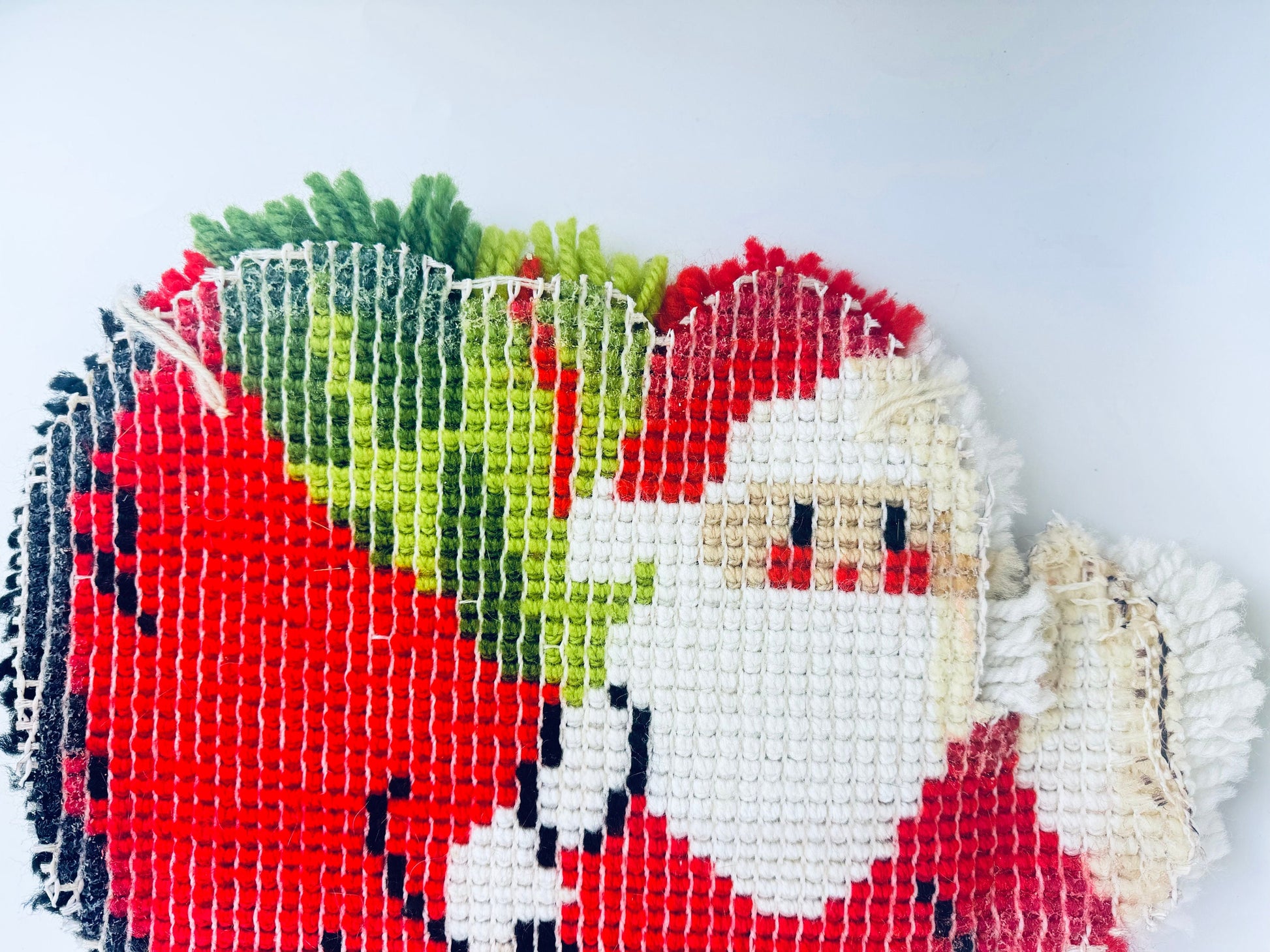 Product image for 'vintage handmade kitsch santa claus latch hook tapestry christmas wall hanging' (view 1f77f9)