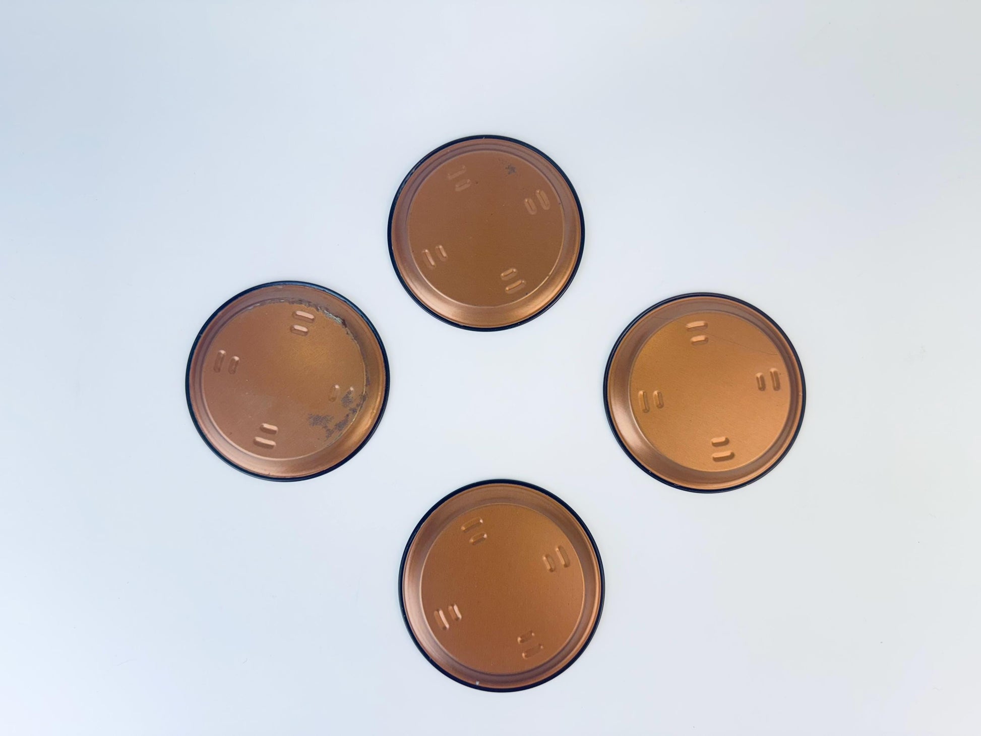 Product image for 'vintage antique car round metal coaster set set of four 4' (view ea7aff)