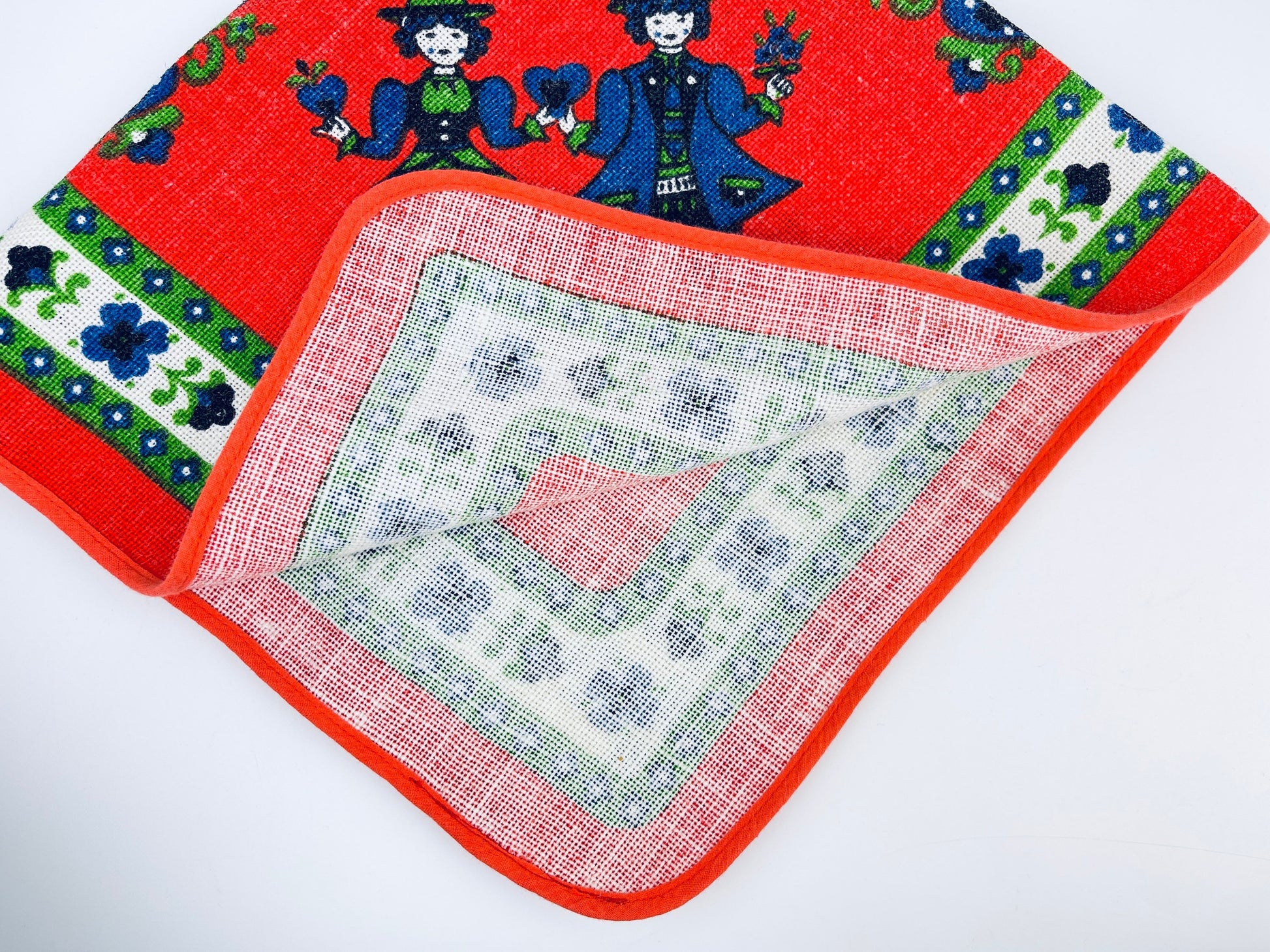 Product image for 'vintage german folk art floral square red table cloth jute polyester blend made in western germany by nagel piepmats' (view 4da1d5)