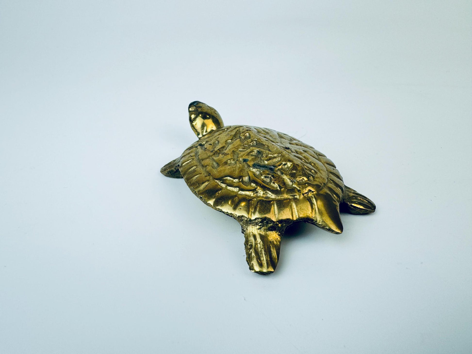 Product image for 'vintage solid brass turtle figurine paperweight attractive aged metal patina' (view aa43c9)
