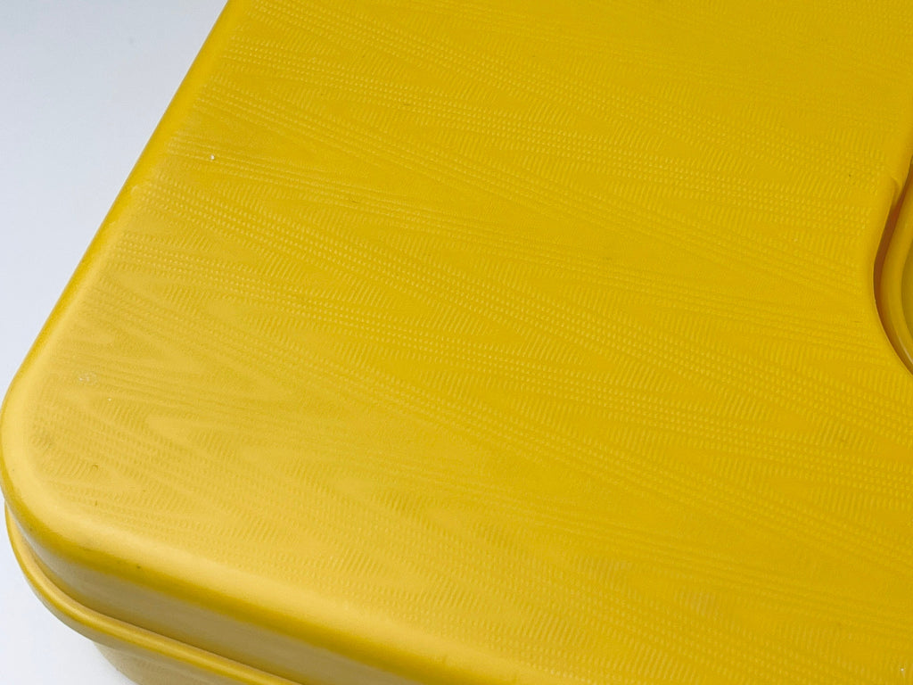 Product image for 'vintage wilson wil hold sewing box yellow gold swirl pattern with plastic organizers handle' (view e43502)