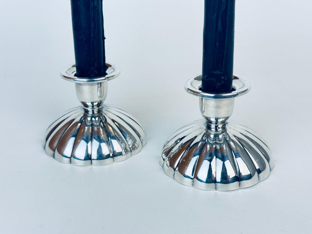 Product image for 'vintage oneida silver plated copper candlestick holders set of two' (view 673f14)