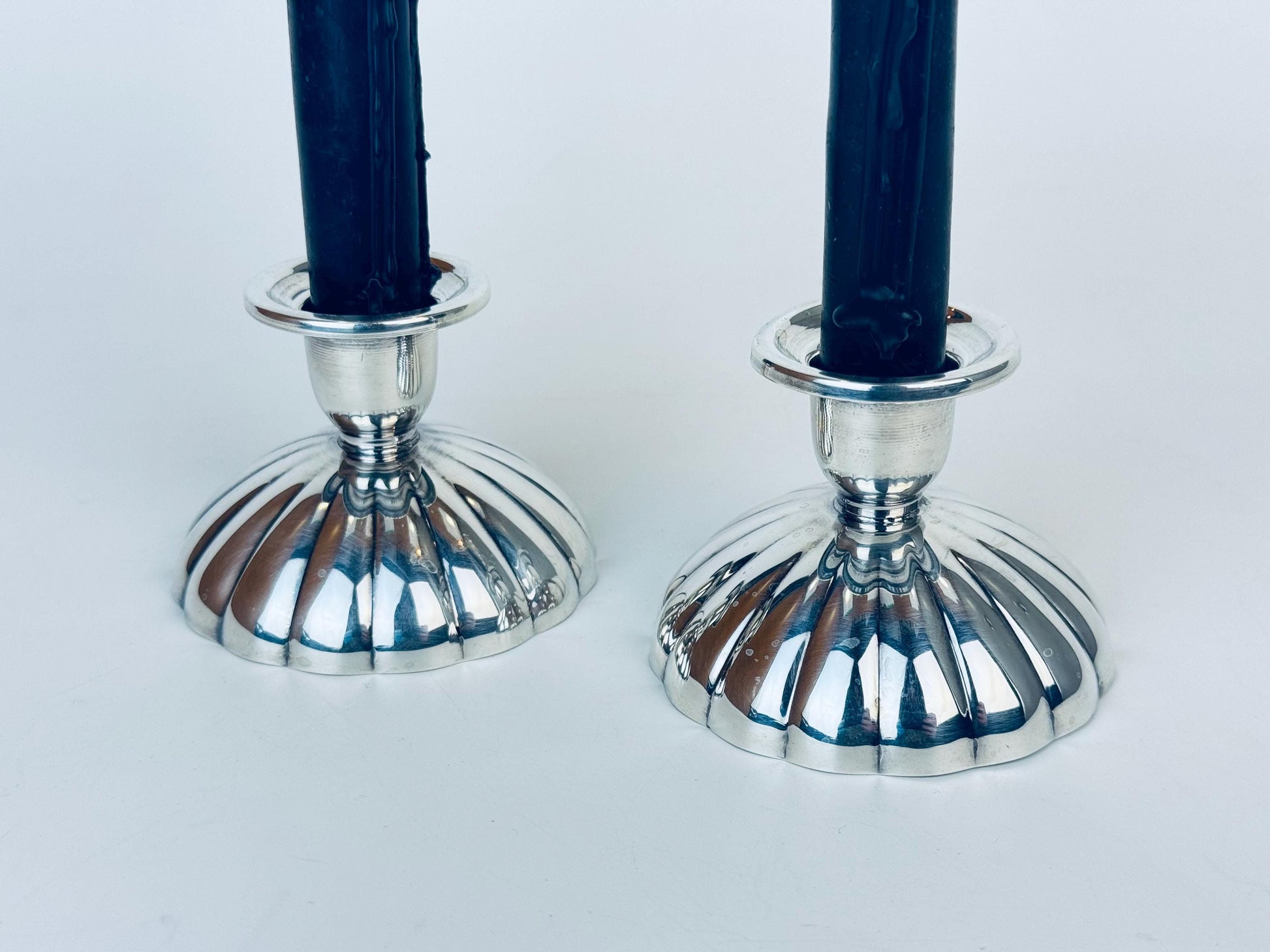 Product image for 'vintage oneida silver plated copper candlestick holders set of two' (view 673f14)