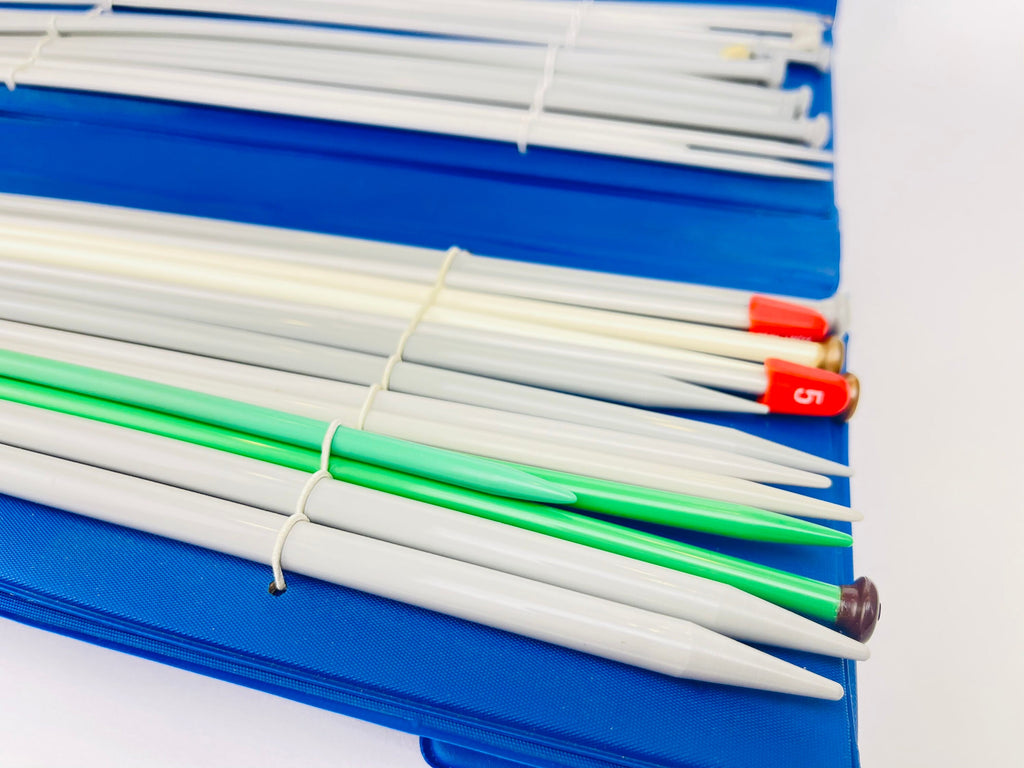 Product image for 'vintage latch knitting needle kit dcn perfecto bright blue pleather brass looking includes variety needle sizes' (view d956fb)