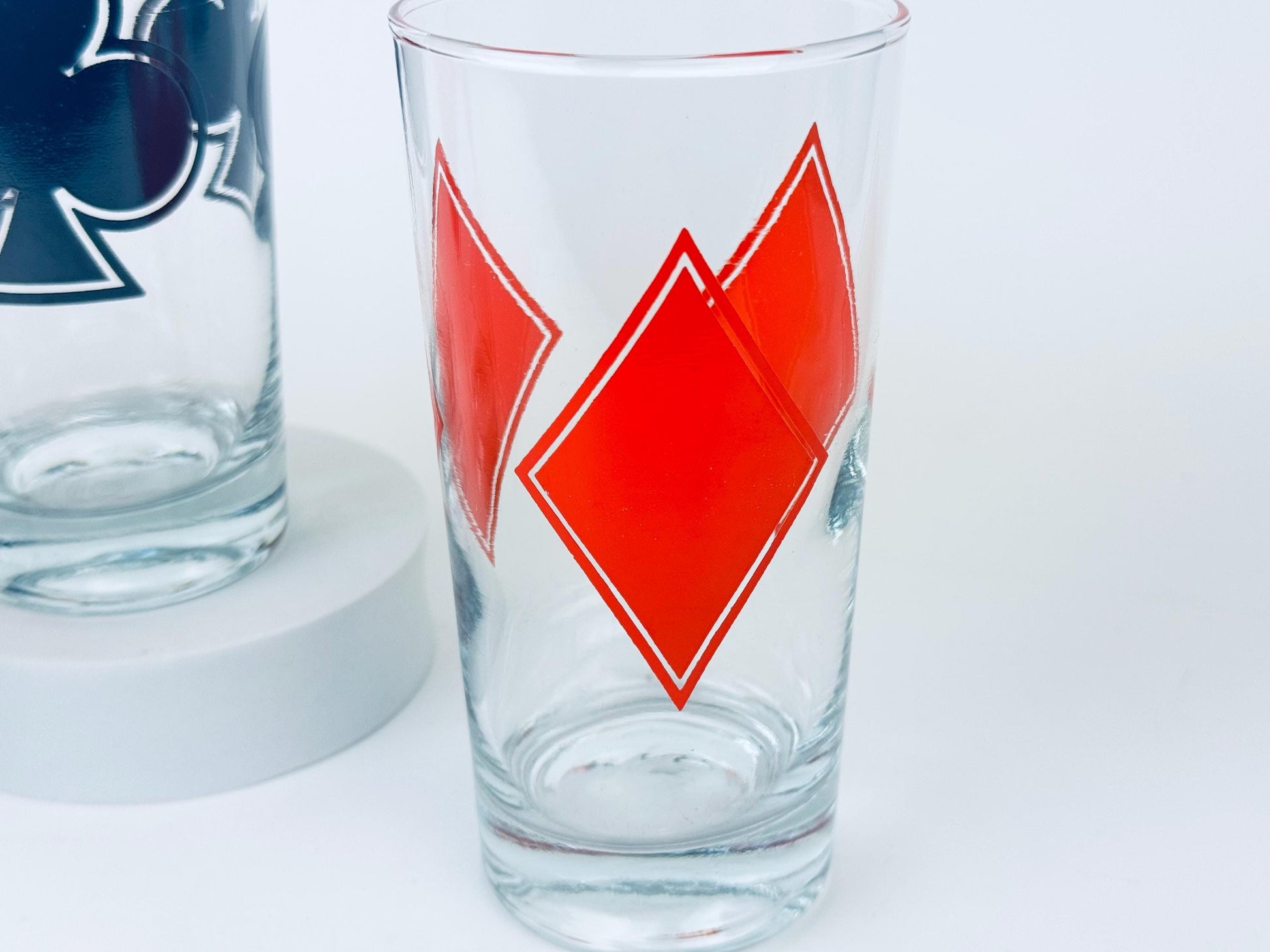 Product image for 'vintage red black playing cards drinking glasses set of three 3 club diamond heart design' (view 767fef)
