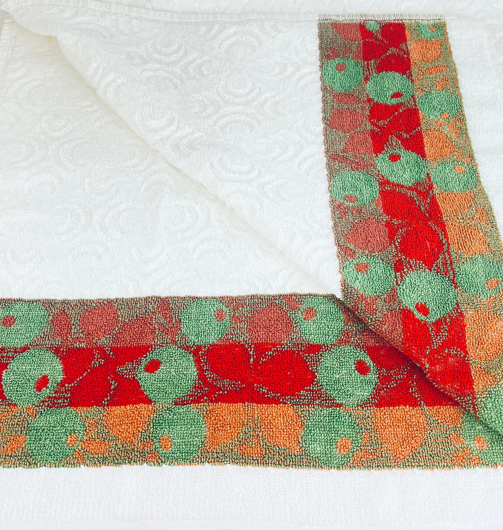 Product image for 'vintage textured bath towel white swirl fruit olive pattern' (view 92a6f7)