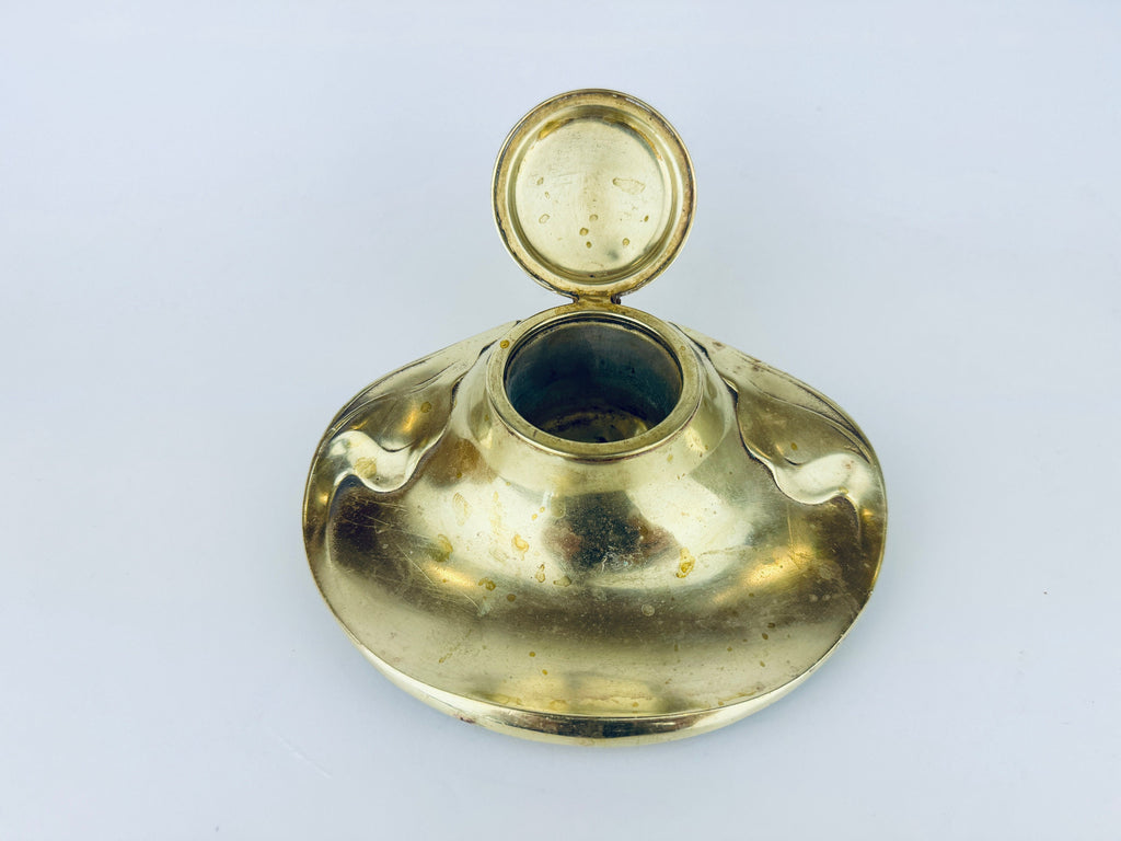 Product image for 'vintage antique geschutzt real bronce depose brass inkwell made in germany attractive aged metal patina' (view 6eb380)