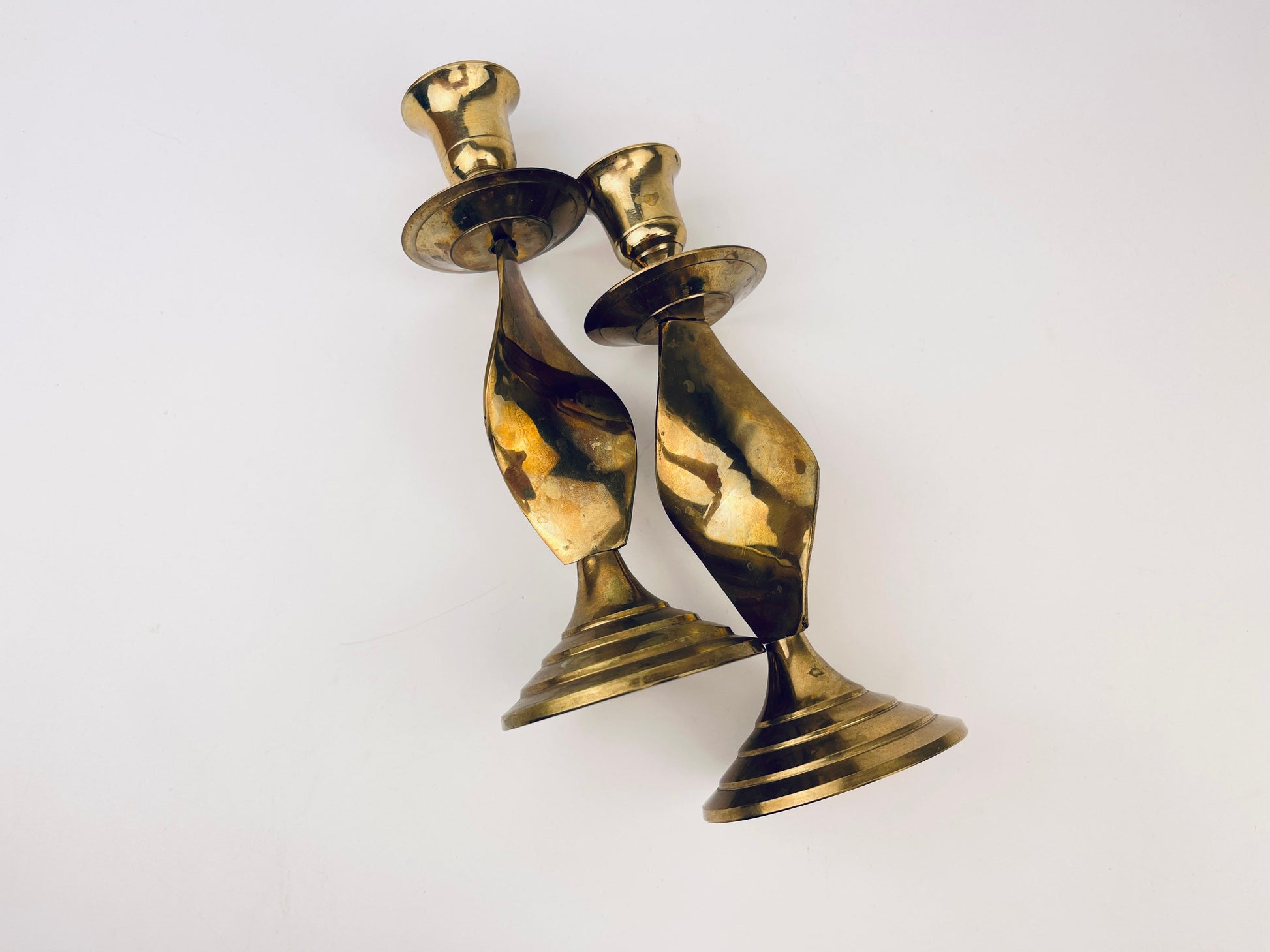 Product image for 'vintage brass twist candle stick holders set of two 2' (view 3067ff)