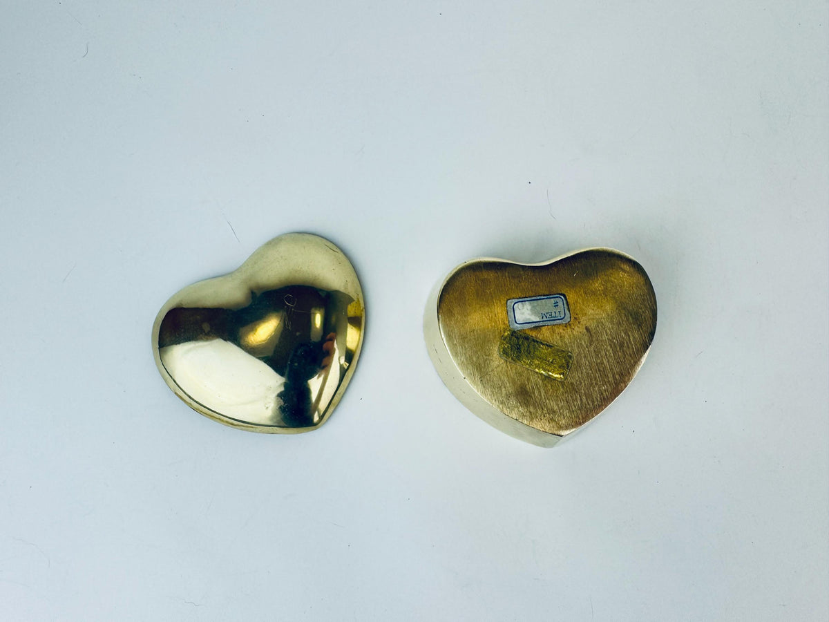 Product image for 'vintage solid brass heart ring trinket dish attractive aged patina valentines day gift' (view 6e370b)