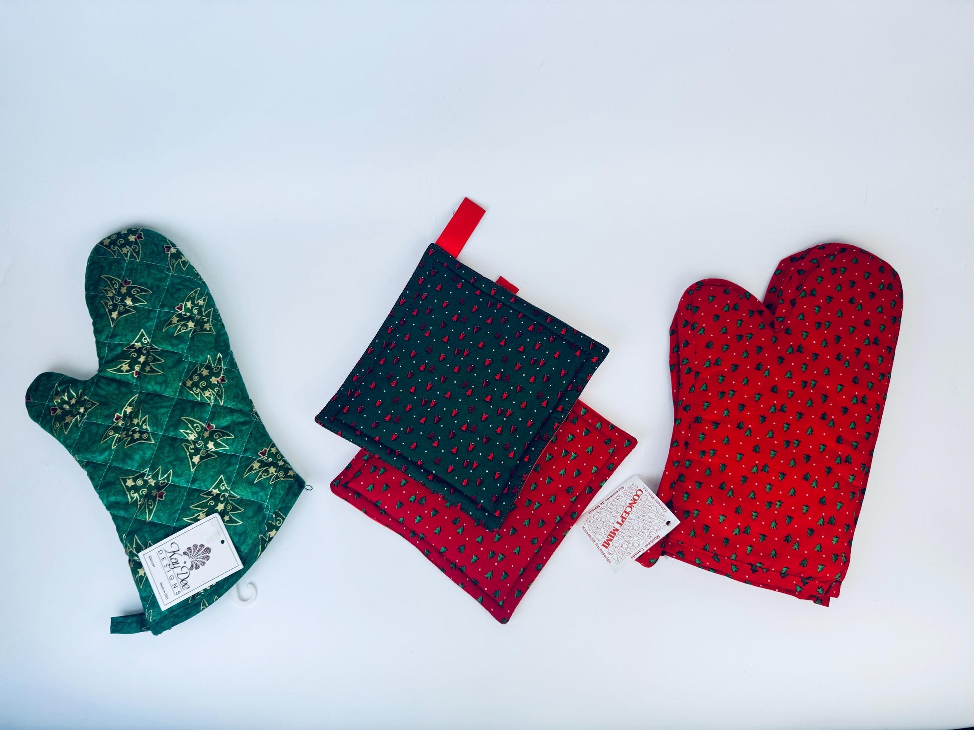 Product image for 'vintage christmas pot holder oven mitt sold separately' (view 19ffcb)