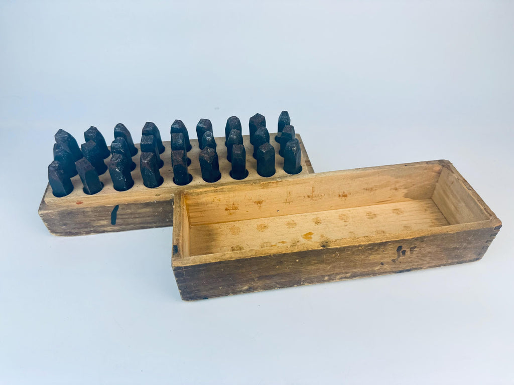 Product image for 'vintage young bros 3 8 steel letter punch set original dovetail wooden case' (view f9b4e0)