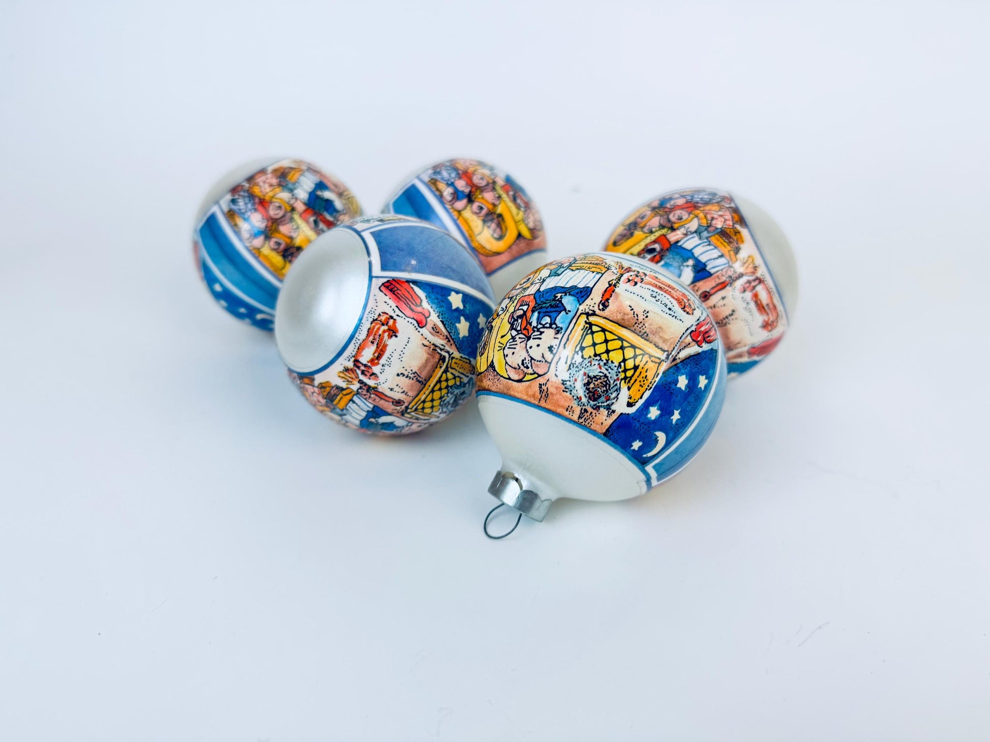 Product image for 'vintage cute carolling mice silver glass christmas tree ornaments set of five 5 made in canada by doubl glo noma' (view 49a011)