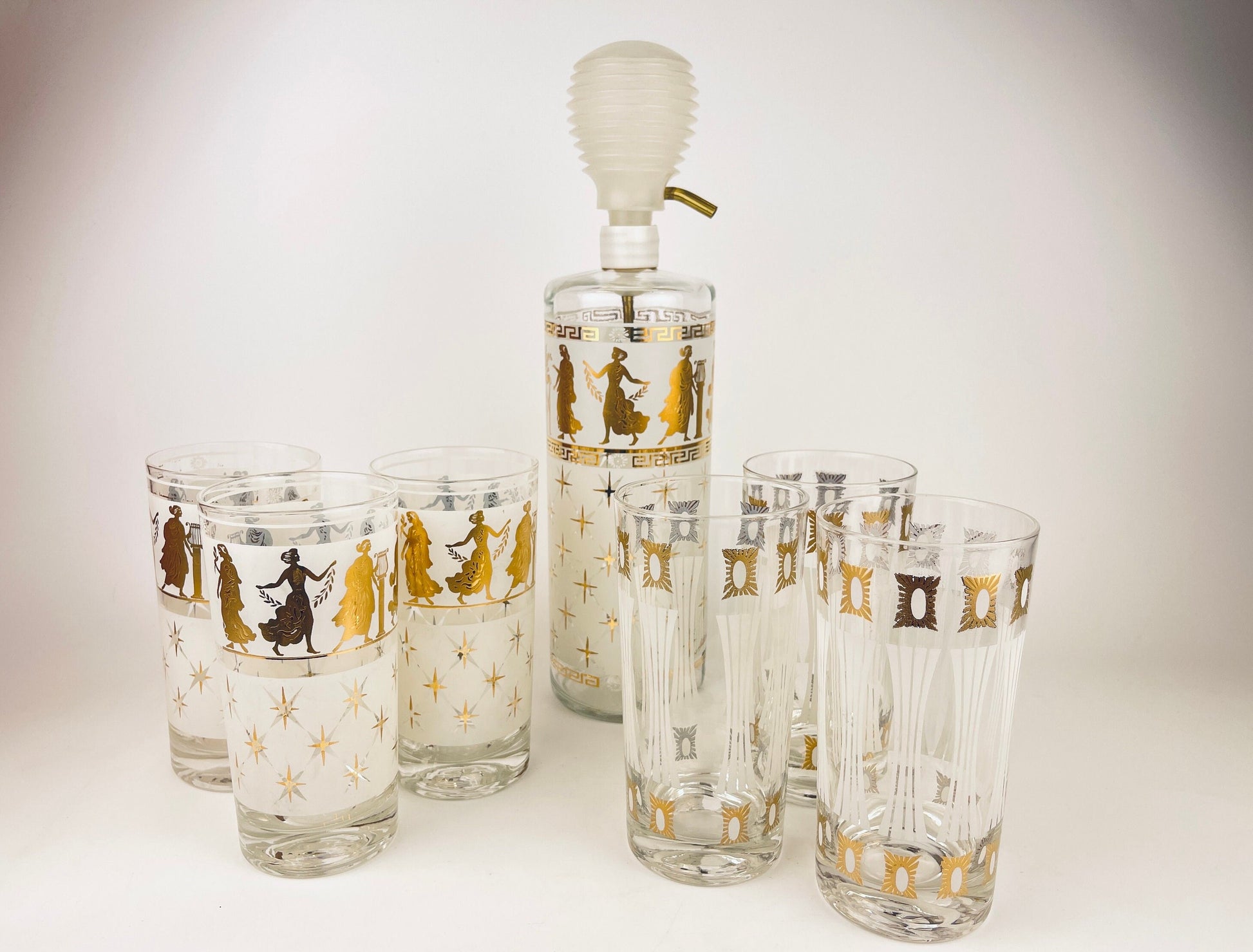 Product image for 'vintage rare aldon frosted white gold grecian gold atomic pattern barware set decanter six glasses barware gift' (view 9d5b70)