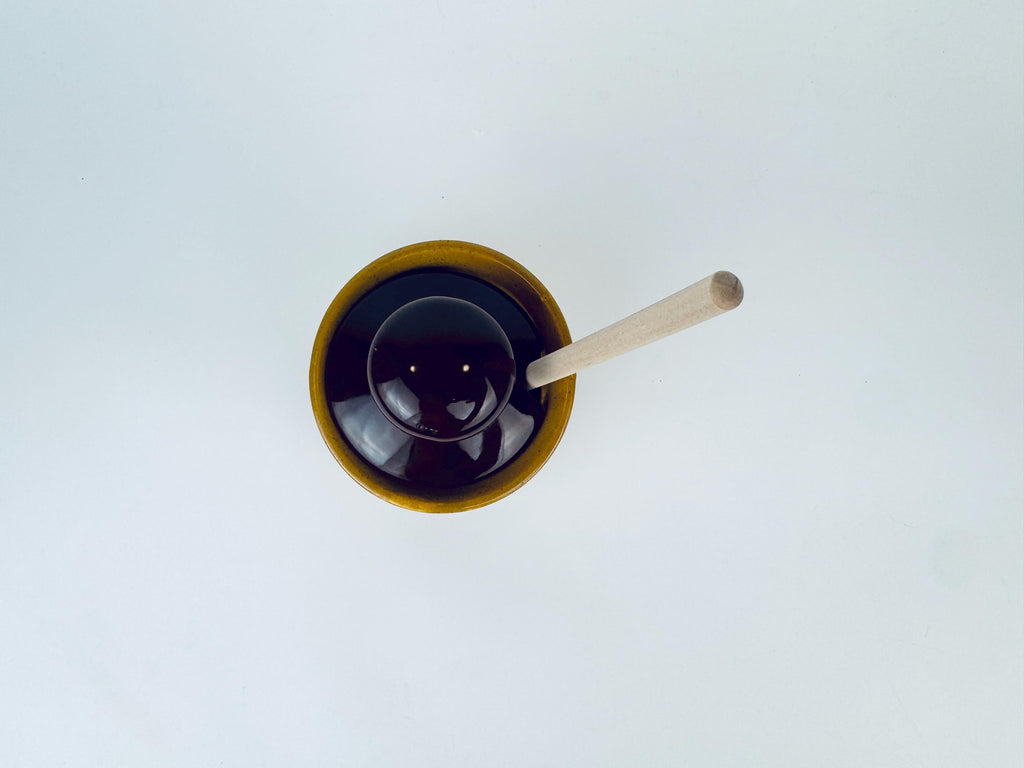 Product image for 'vintage glazed ceramic honey jar with wooden dipper made in japan' (view 3b398a)