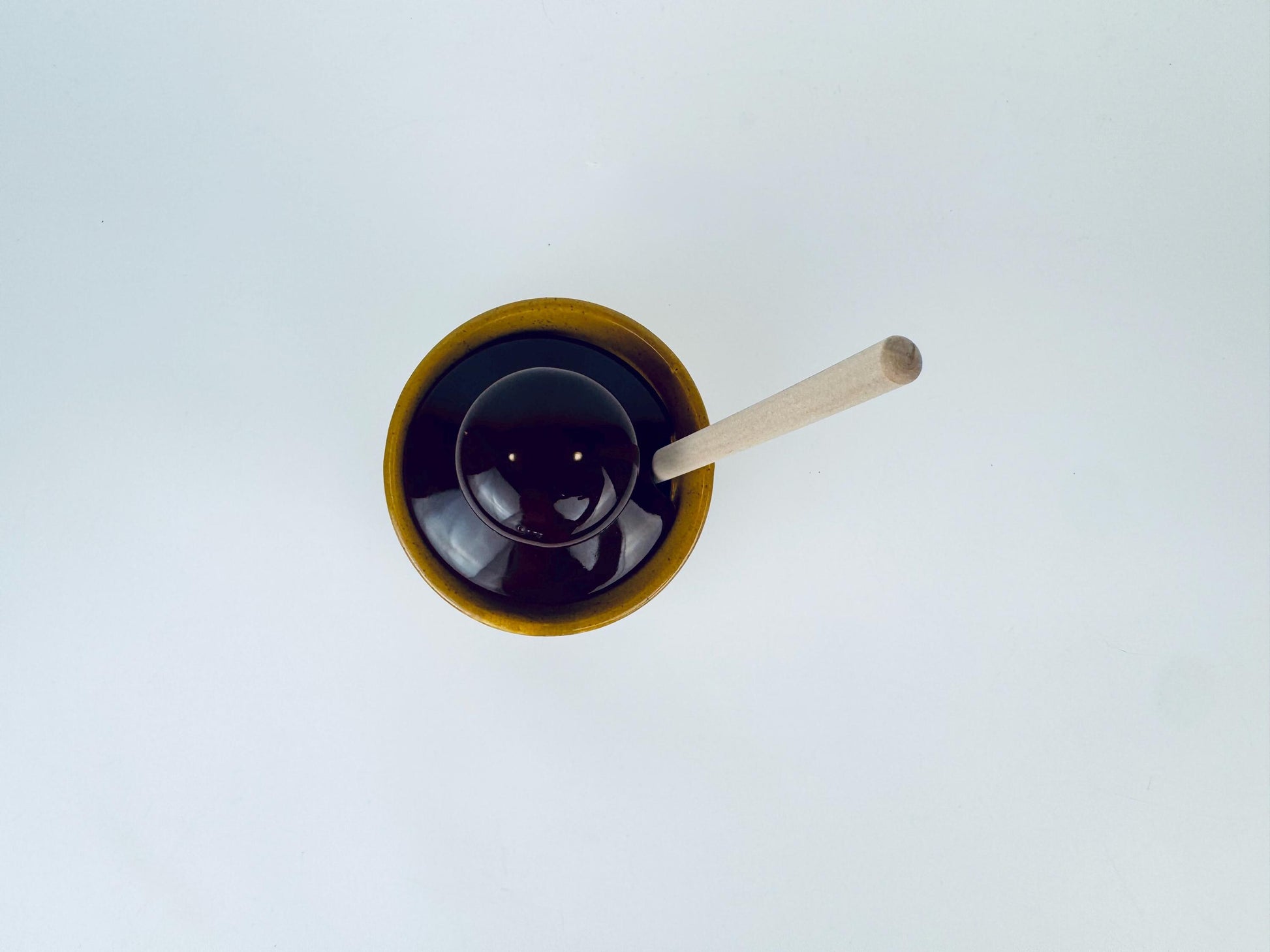 Product image for 'vintage glazed ceramic honey jar with wooden dipper made in japan' (view 3b398a)