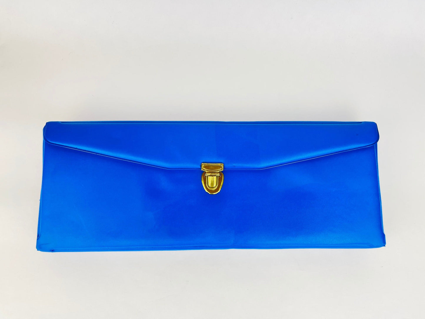 Product image for 'vintage latch knitting needle kit dcn perfecto bright blue pleather brass looking includes variety needle sizes' (view be576c)