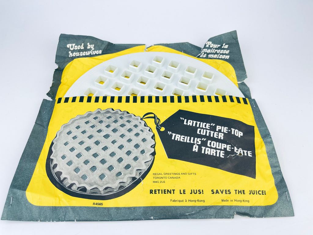 Product image for 'vintage plastic lattice pie top cutter saves the juice made in hong kong' (view 22287c)