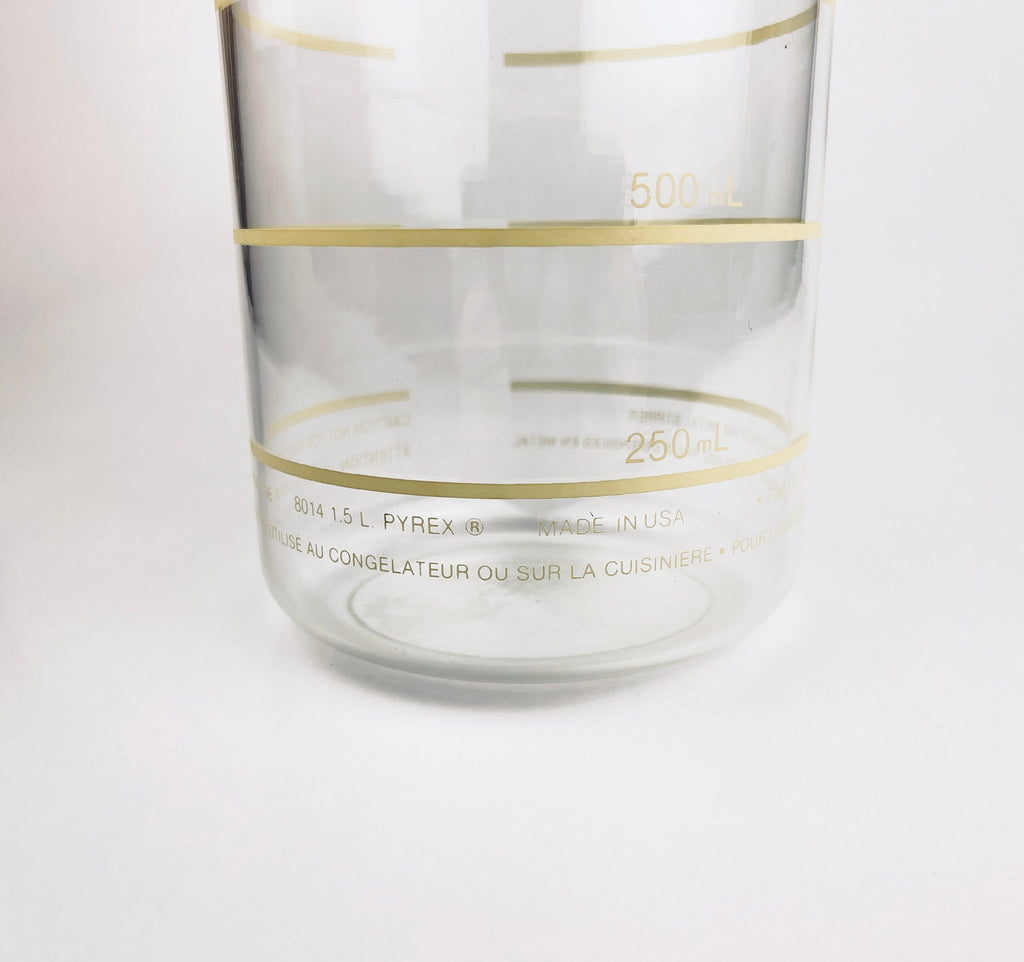 Product image for 'vintage pyrex liquid measuring cup carafe metric system made in usa model 8014 1 5 litre capacity' (view 2f6b10)