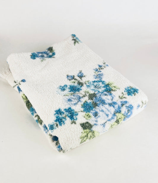 Product image for 'vintage blue floral fringe bath towel cotton rayon blend made in canada' (view 0a86ed)