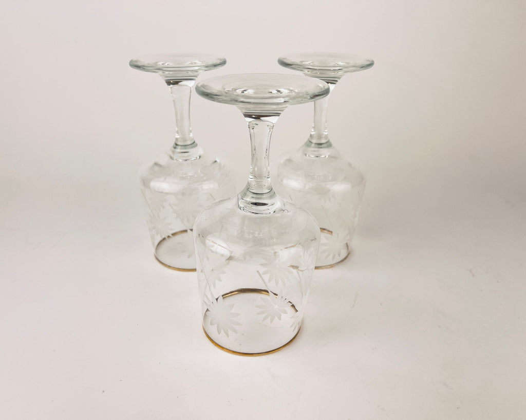 Product image for 'vintage gold rimmed white matte pinwheel pattern mini goblets set of three 3 barware gift' (view 5922af)