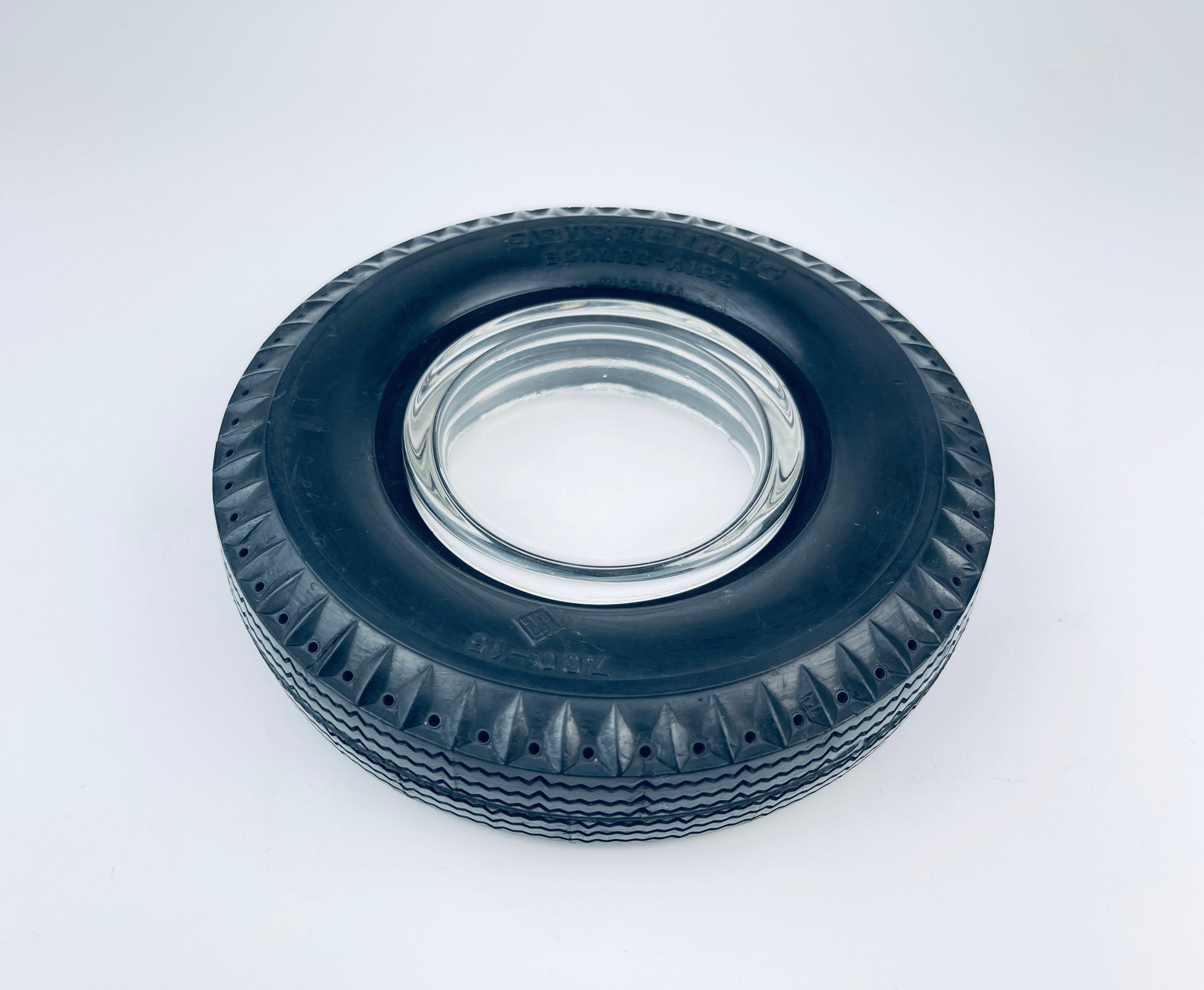 Product image for 'vintage seiberling sealed aire rubber tire glass ashtray made in usa' (view 883b4a)