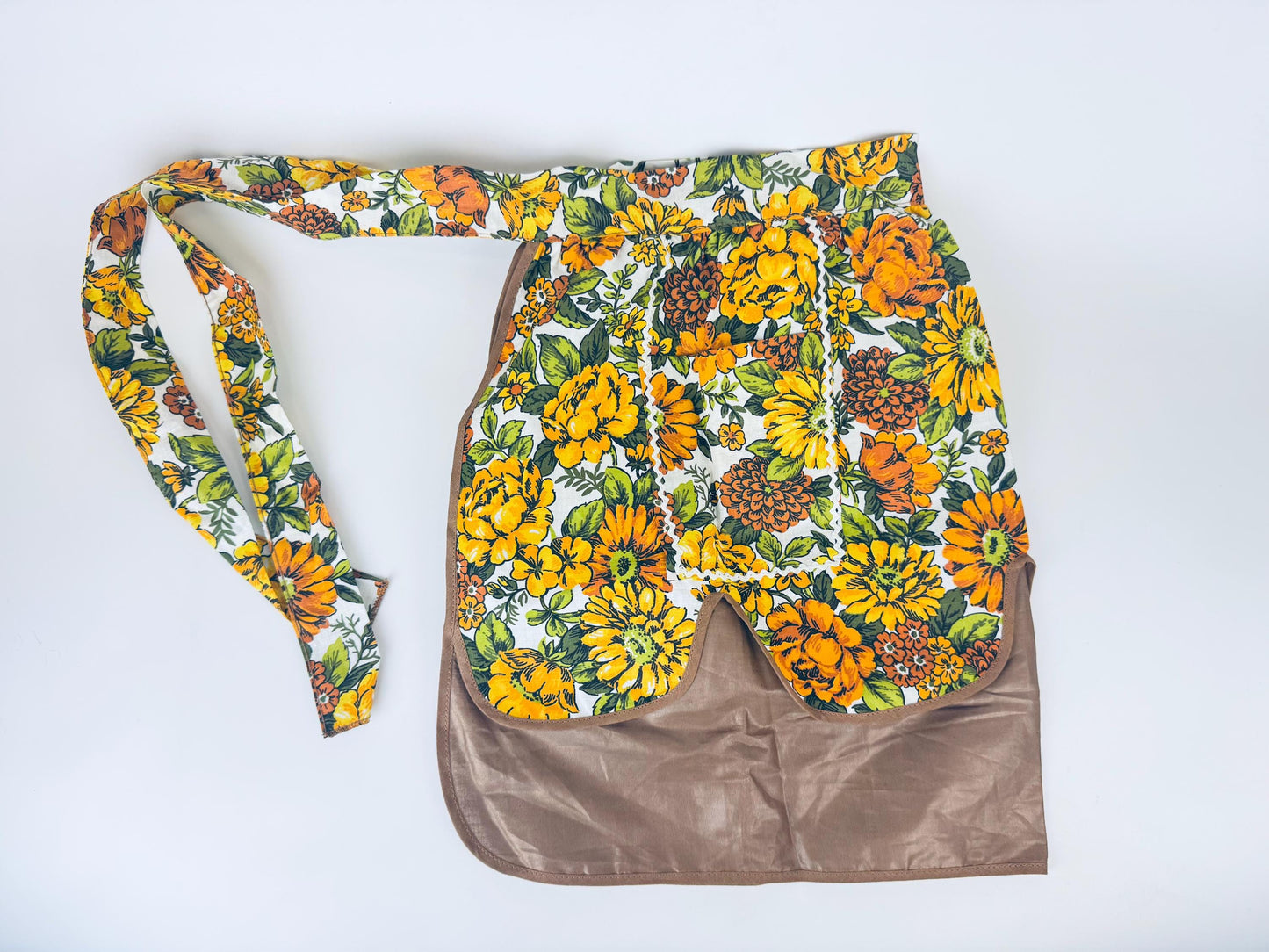 Product image for 'vintage 1960s reversible brown gold floral waist apron with pocket mid century charm' (view 0dd350)