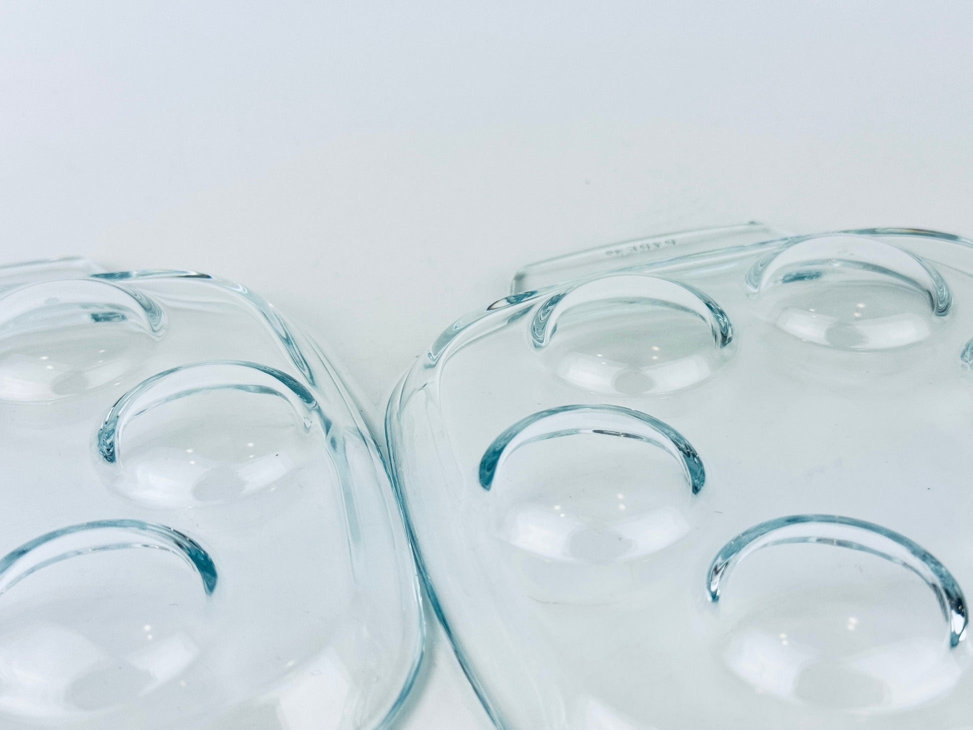Product image for 'vintage pyrex clear glass escargot snail devilled egg plates 473 set of two 2 made in france' (view 850849)