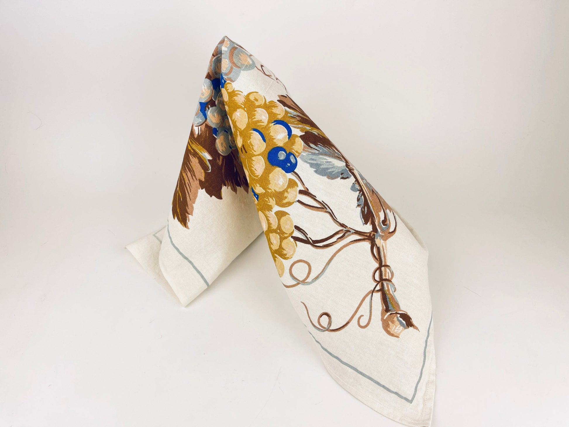 Product image for 'vintage wine grape cluster cotton linen tea towel kitchen towel' (view 7c9272)
