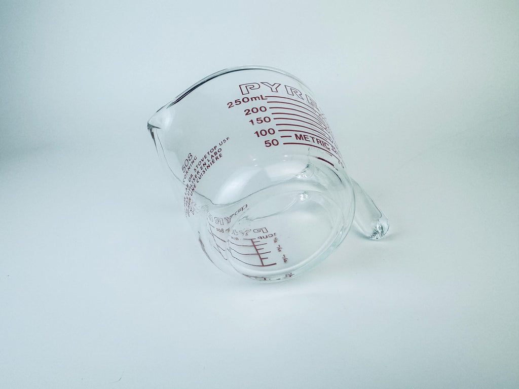 Product image for 'vintage pyrex 508 glass measuring cup 1 cup 250 ml metric imperial system made in usa' (view 9ff4e7)