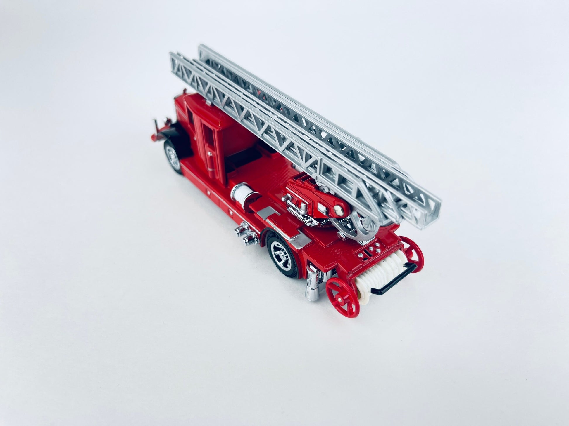 Product image for 'vintage matchbox 1932 mercedes benz ladder truck models of yesteryear 1993' (view 3fb7a3)