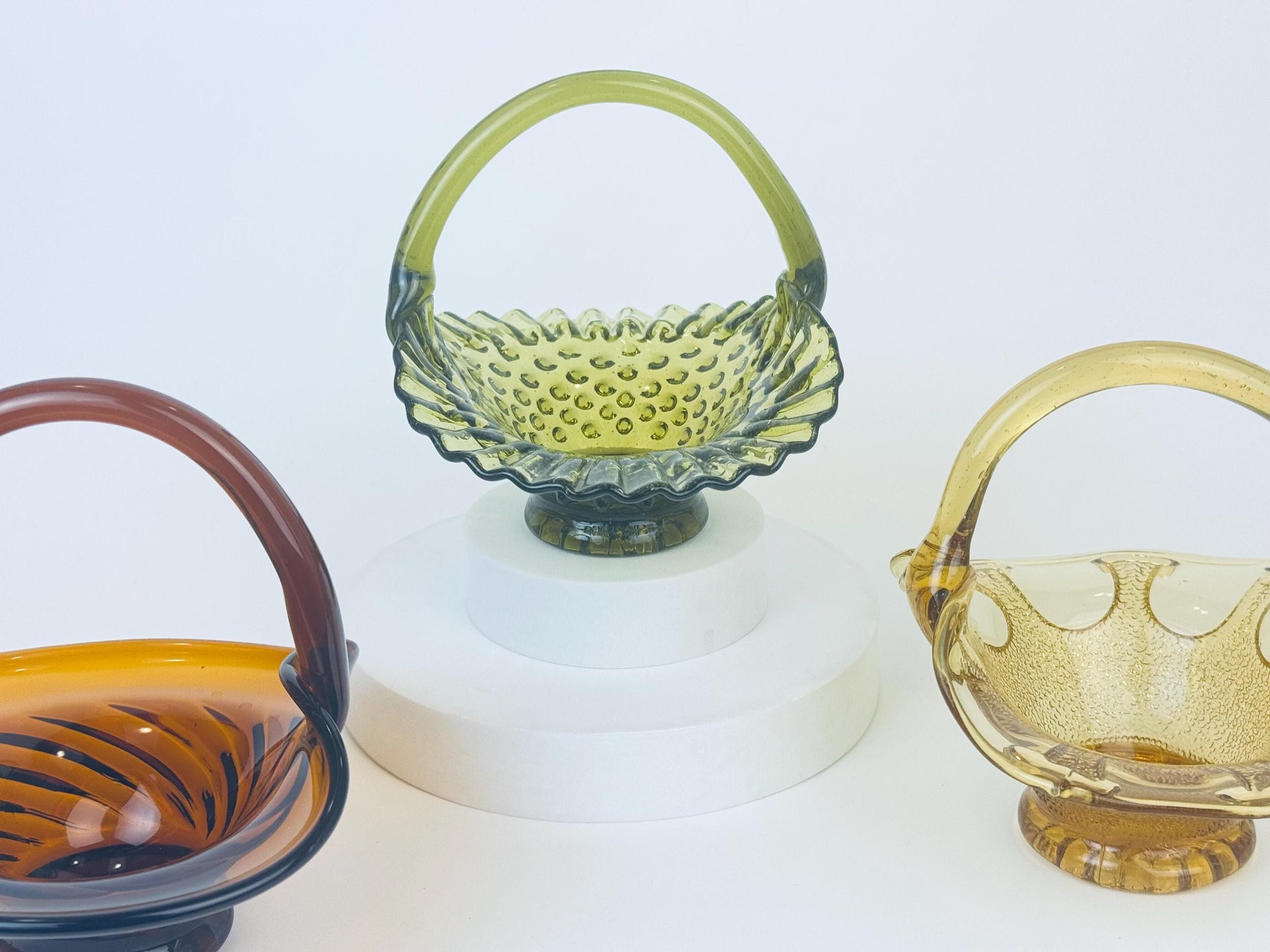 Product image for 'vintage hand blown small art glass baskets sold separately' (view a23cf1)