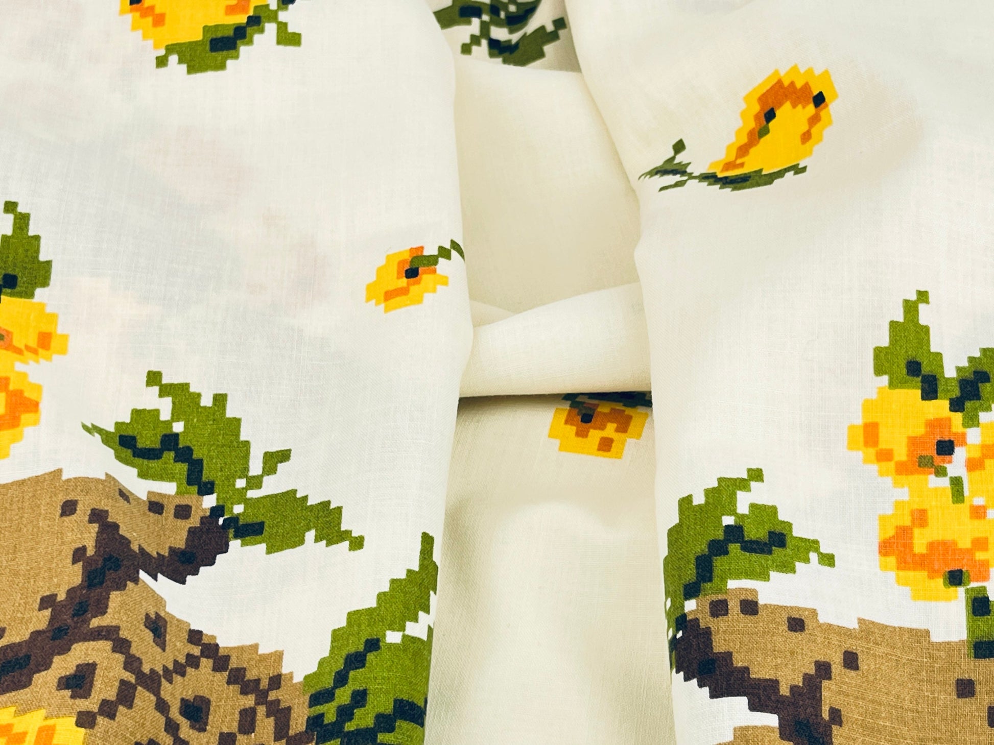 Product image for 'vintage 1960s pixel fruit tablecloth tropical retro kitchen linen' (view 042df5)
