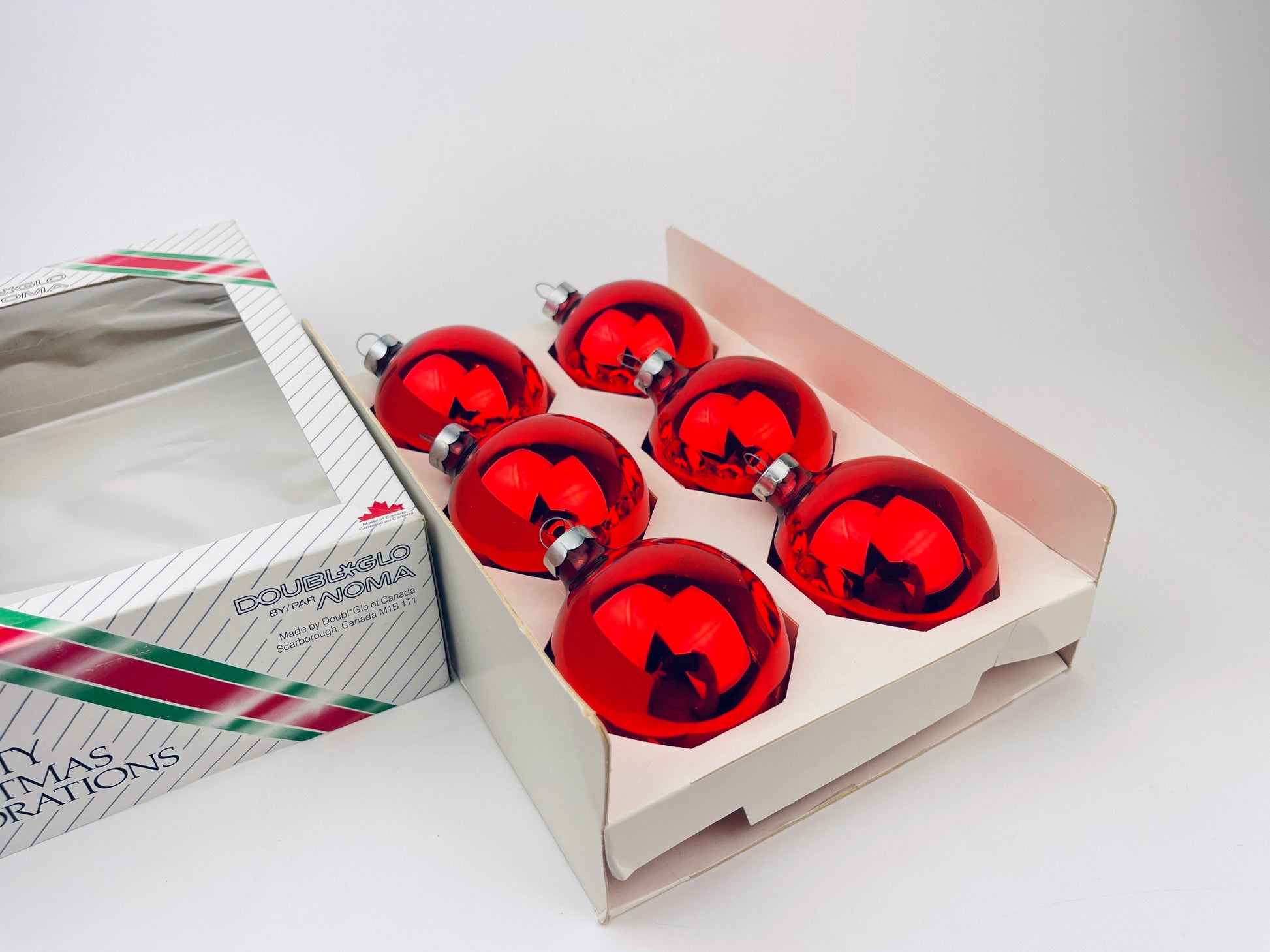 Product image for 'vintage shiny red glass christmas tree ornaments set of six 6 made in canada by doubl glo noma' (view 63c7cb)