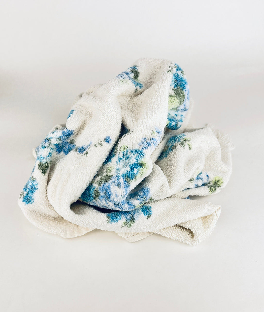 Product image for 'vintage blue floral fringe bath towel cotton rayon blend made in canada' (view 6e3c6b)