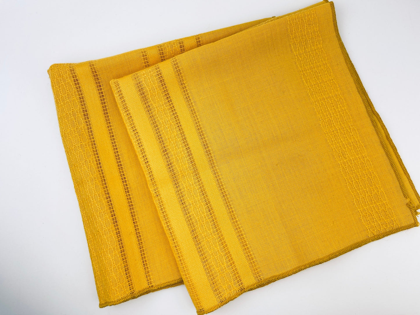 Product image for 'vintage golden yellow square placemats set of two 2' (view 6a1da5)