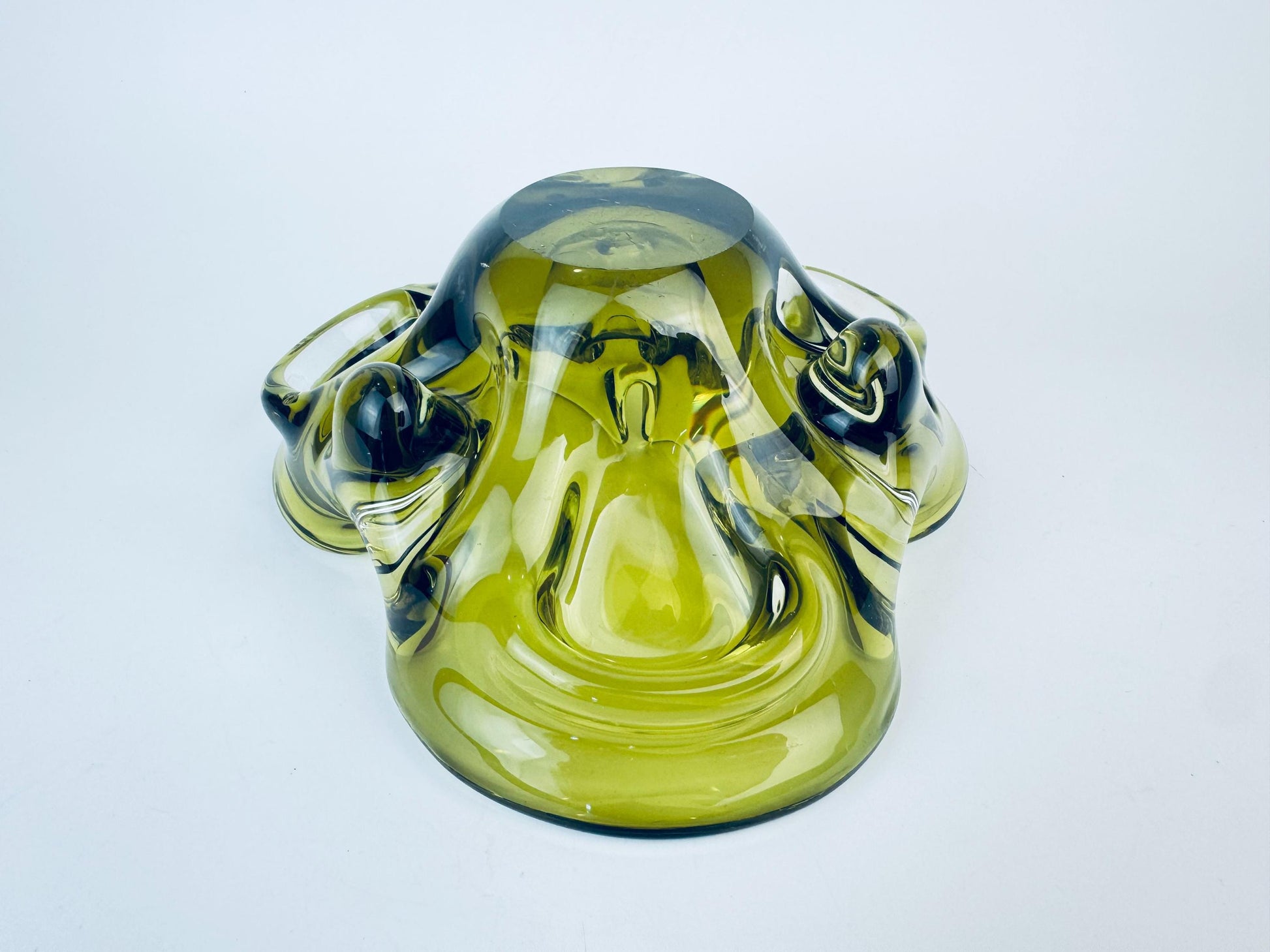 Product image for 'vintage olive green chalet glass ashtray bowl made in canada' (view abcbab)
