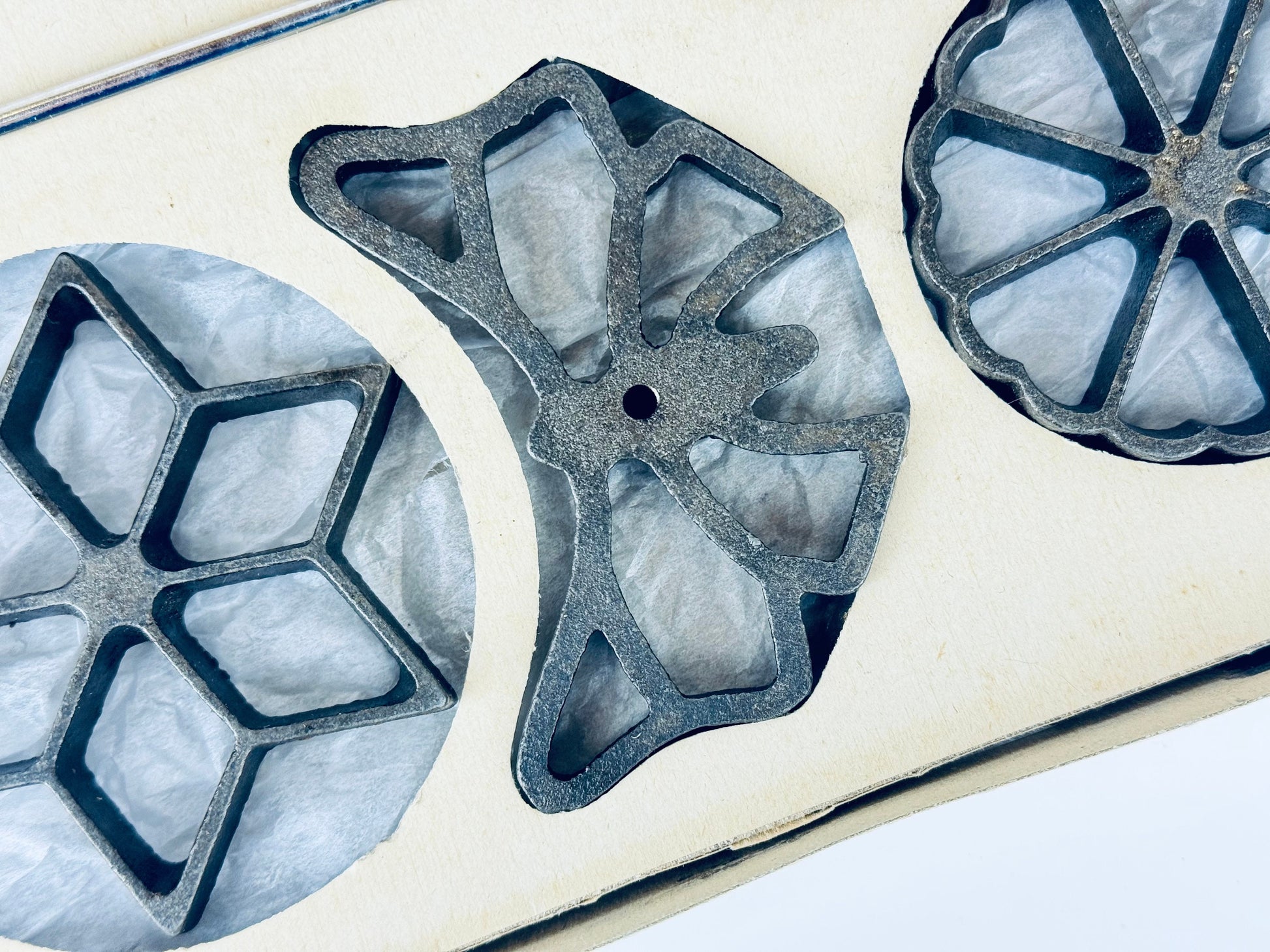 Product image for 'vintage cast iron cook waffle mold press dessert making utensil made in germany by hs waffelbackerei' (view 04653a)