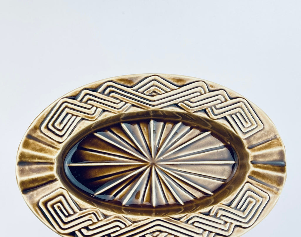 Product image for 'vintage usa pottery brown ash tray ceramic drip glazed' (view 6feef1)