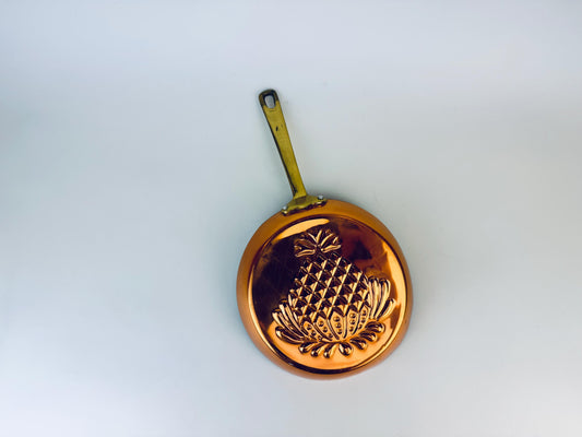 Product image for 'vintage pineapple copper brass sauce pan korean tin lined wall decor' (view 020d35)