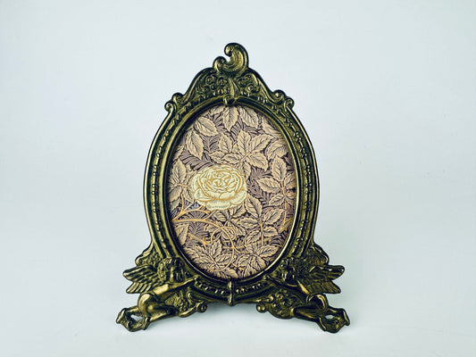 Product image for 'vintage ornate brass oval cherub portrait tabletop picture frame hollywood regency decor 3 x 4' (view 50d747)