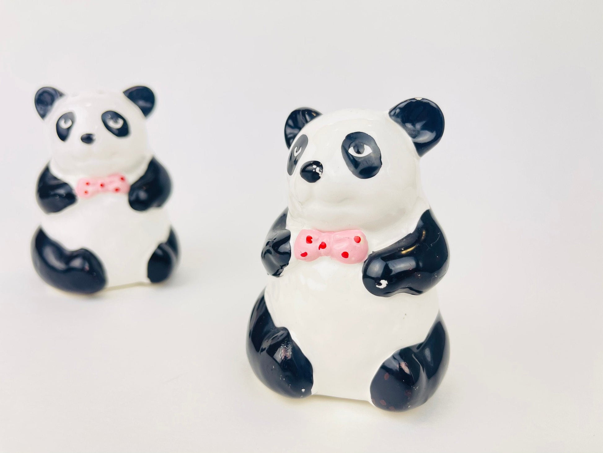 Product image for 'vintage fancy panda salt pepper shakers made in taiwan 1980s ceramic duo' (view 893617)