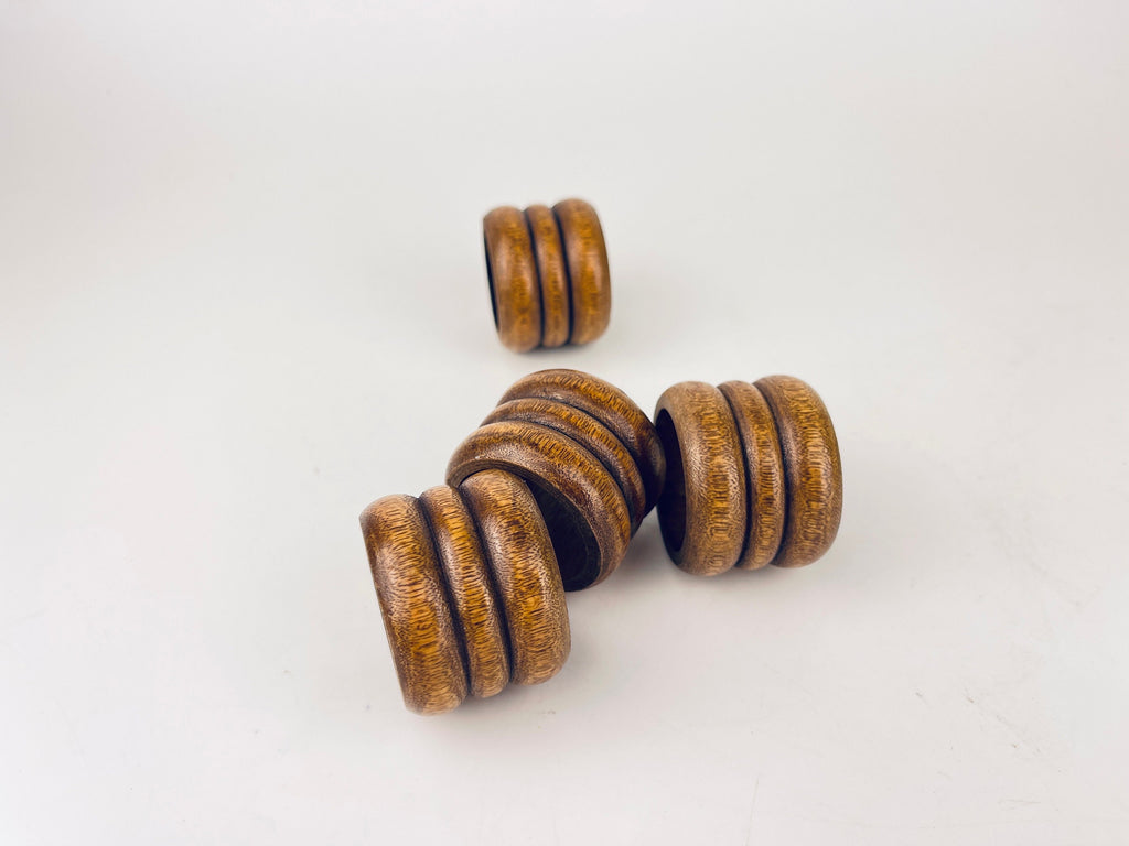Product image for 'vintage round ribbed wood napkin ring holders set of four 4' (view ad93d9)