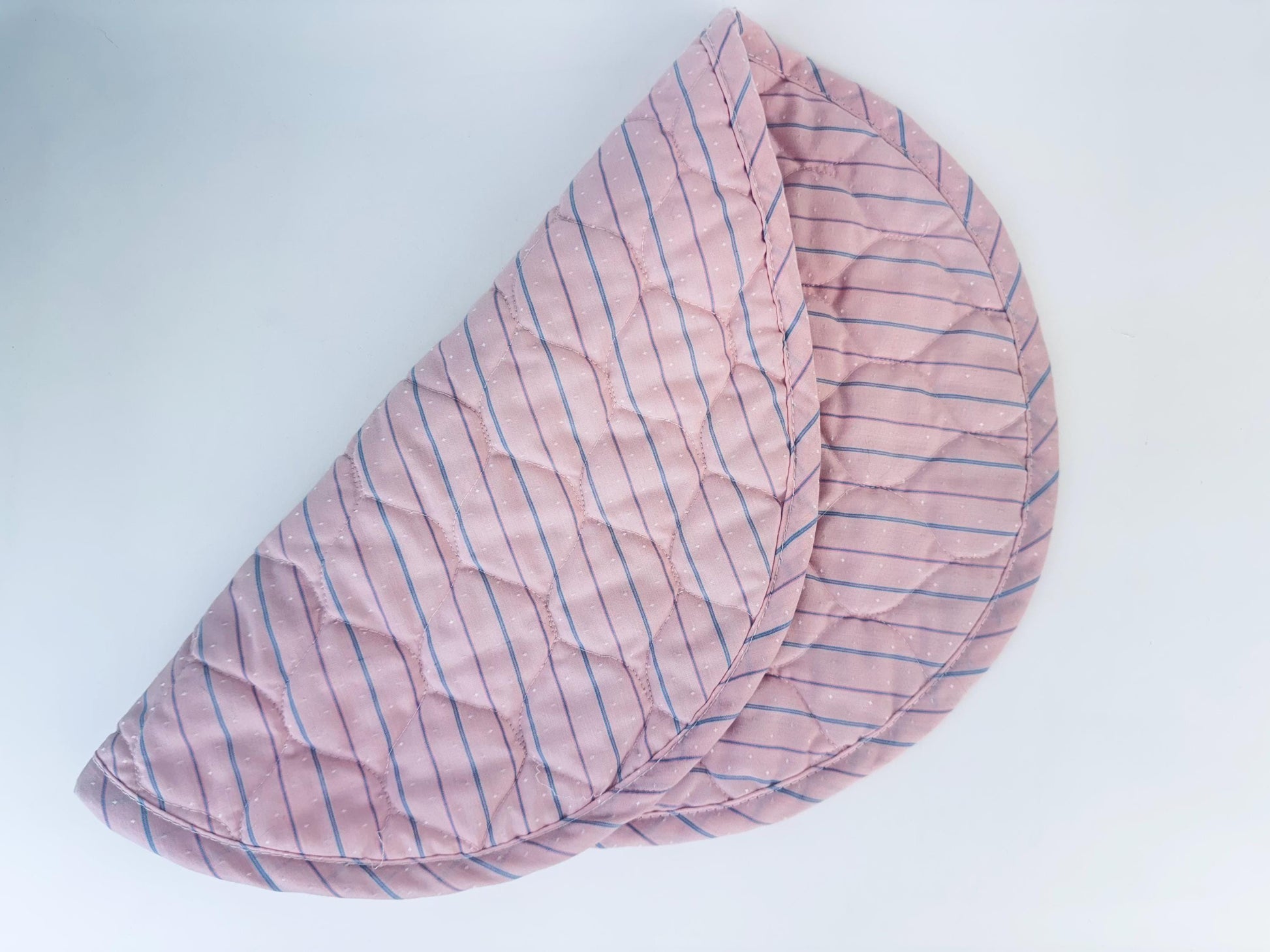 Product image for 'vintage oval 90s pink purple quilted place mats napkin set set of four 4' (view 8112dd)
