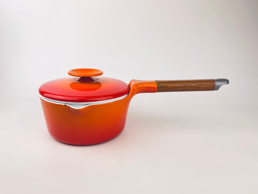 Product image for 'vintage royal sealy japan porcelain enamelled cast iron pan cherry flame orange flame ombre orange red descoware 0 95 l or 1 0 qt' (view 4f712b)