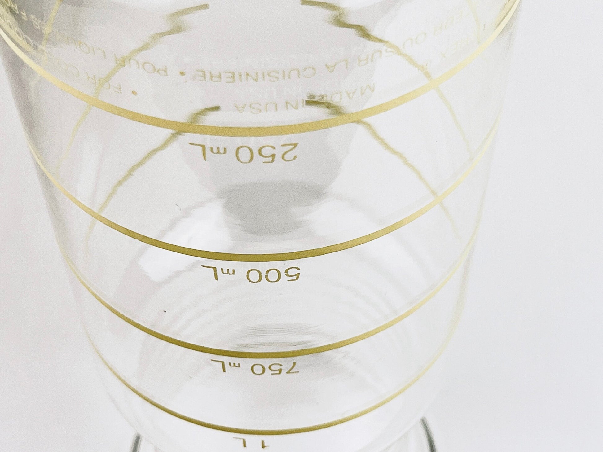 Product image for 'vintage pyrex liquid measuring cup carafe metric system made in usa model 8014 1 5 litre capacity' (view 3ecb5d)