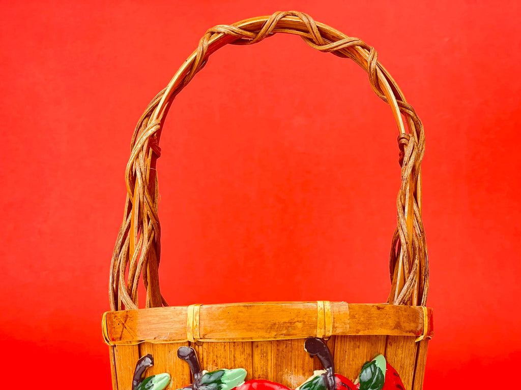 Product image for 'vintage country orchard wicker basket with red apple pattern farmhouse charm' (view 47ee70)